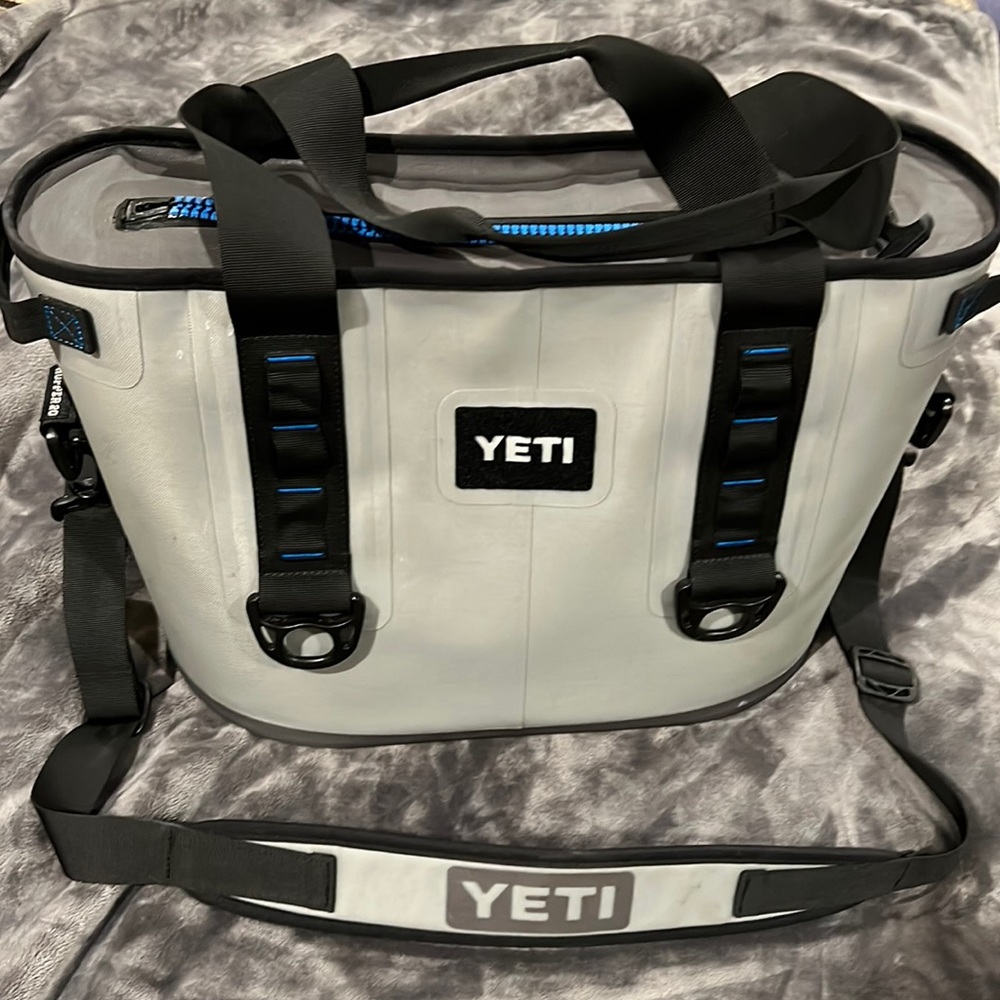 Yeti Hopper 20 cooler